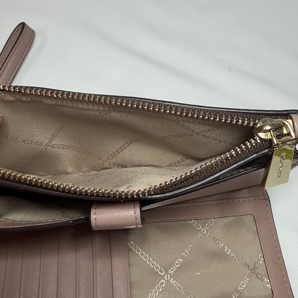 MICHAEL MICHAEL KORS‎ Adele Logo Smartphone wristlet Wallet - Picture 9 of 12